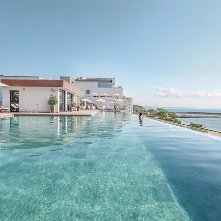 Grifid Encanto מלון