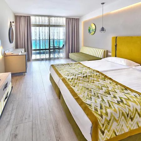 ホテル Grifid Encanto 4*