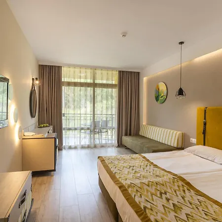 ホテル Grifid Encanto 4*
